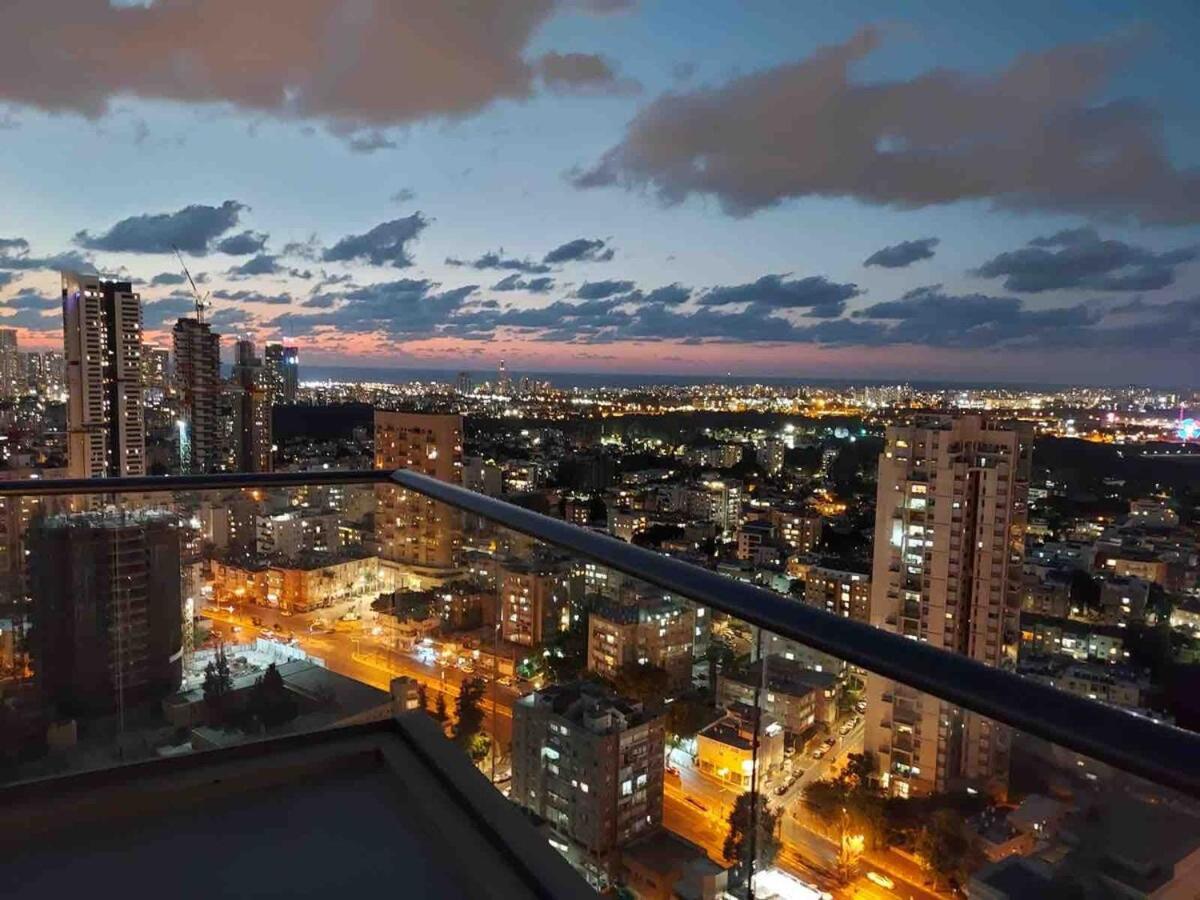 Beautiful Penthouse W/Amazing View, Prime Location Apartment Ramat Gan Ngoại thất bức ảnh